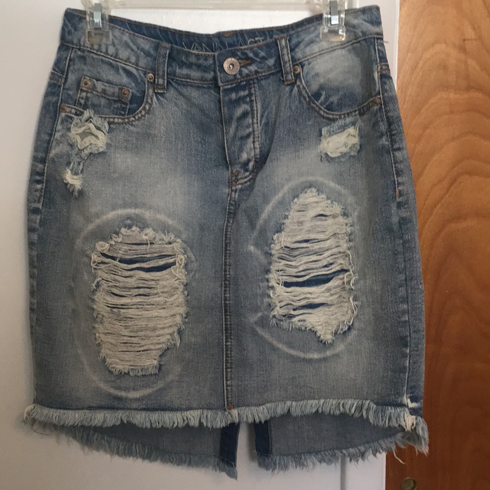 Denim skirt.